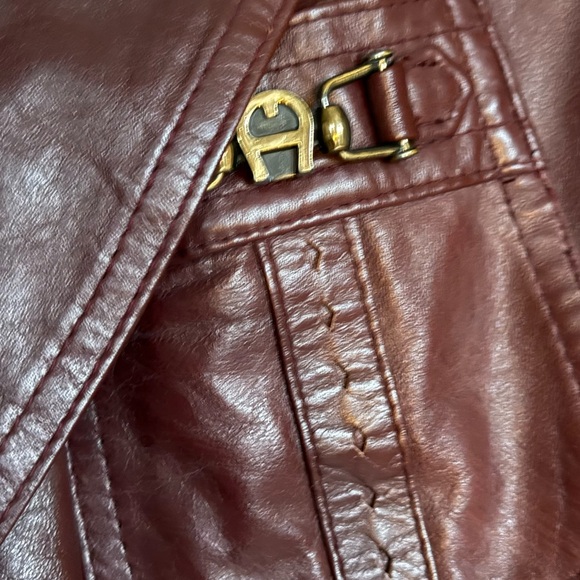 Vintage Burgundy Leather Blazer - Picture 4 of 7